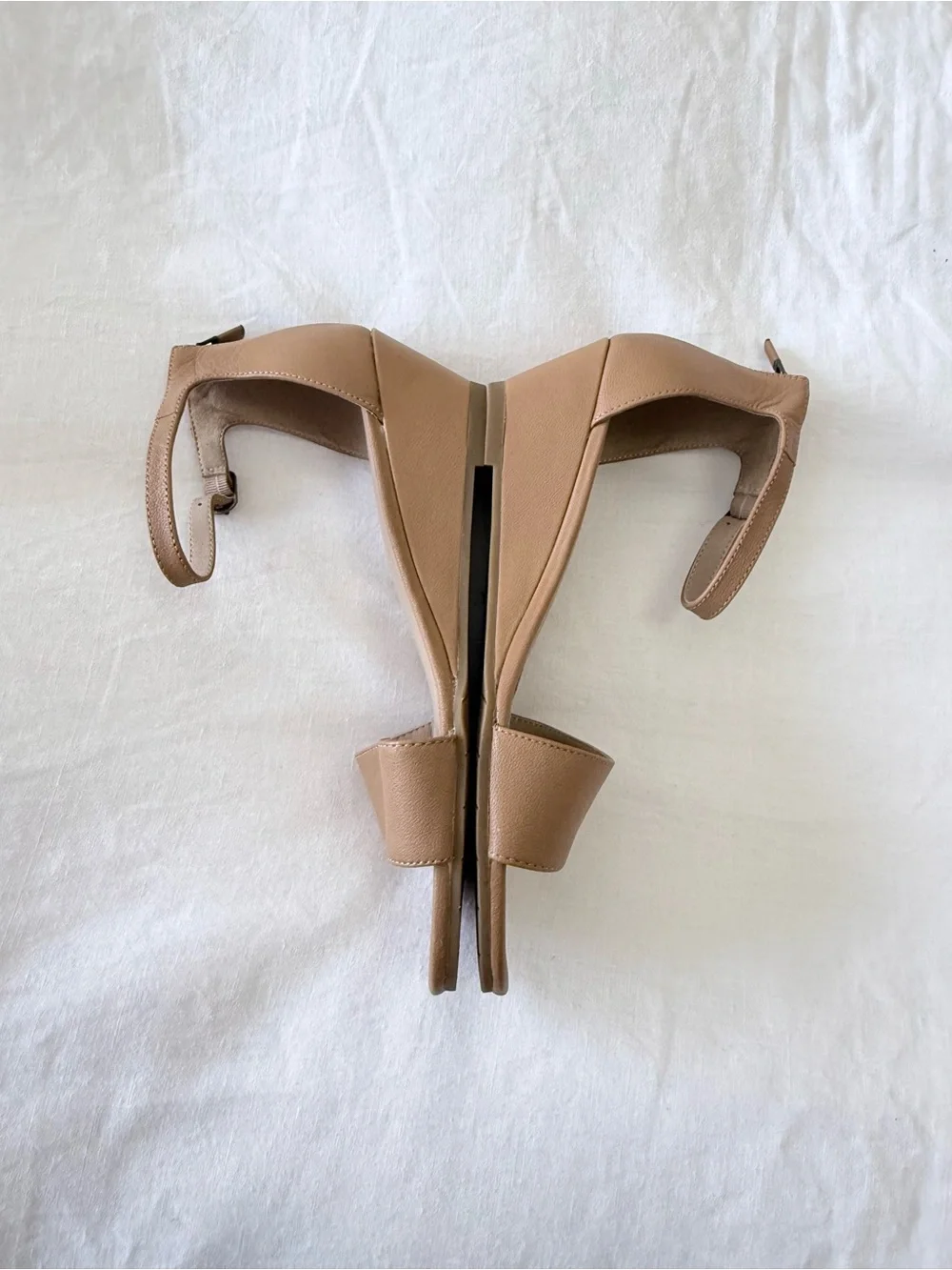 Eileen Fisher | Women's 9.5 | Mara Ankle Tumbled Honey Leather Wedge Sandal